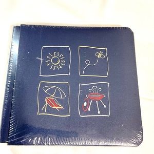 Creative Memories 7 x 7 NWT Scrapbook Album with pages
